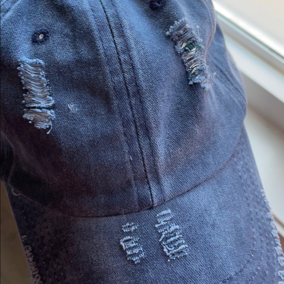 Hat - Picture 2 of 6